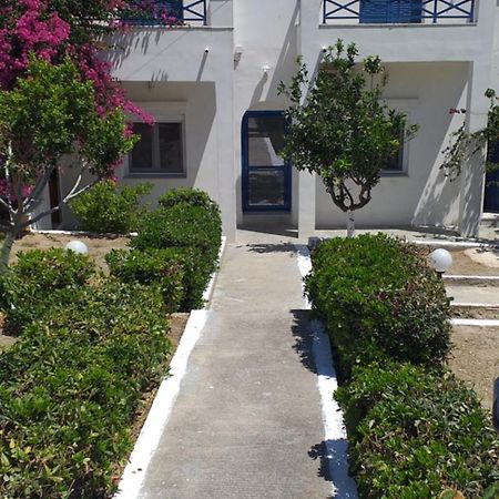 Апартаменты White And Blue,Finikas Syros Vissa Экстерьер фото